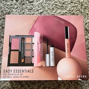 Brand New Bobbi Brown Easy Essentials Set